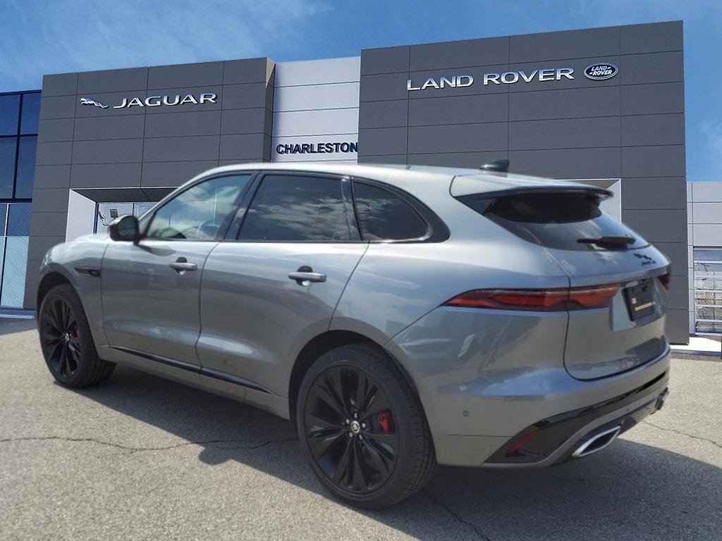 New 2026 Eiger Grey Metallic Jaguar R-Dynamic S image 3