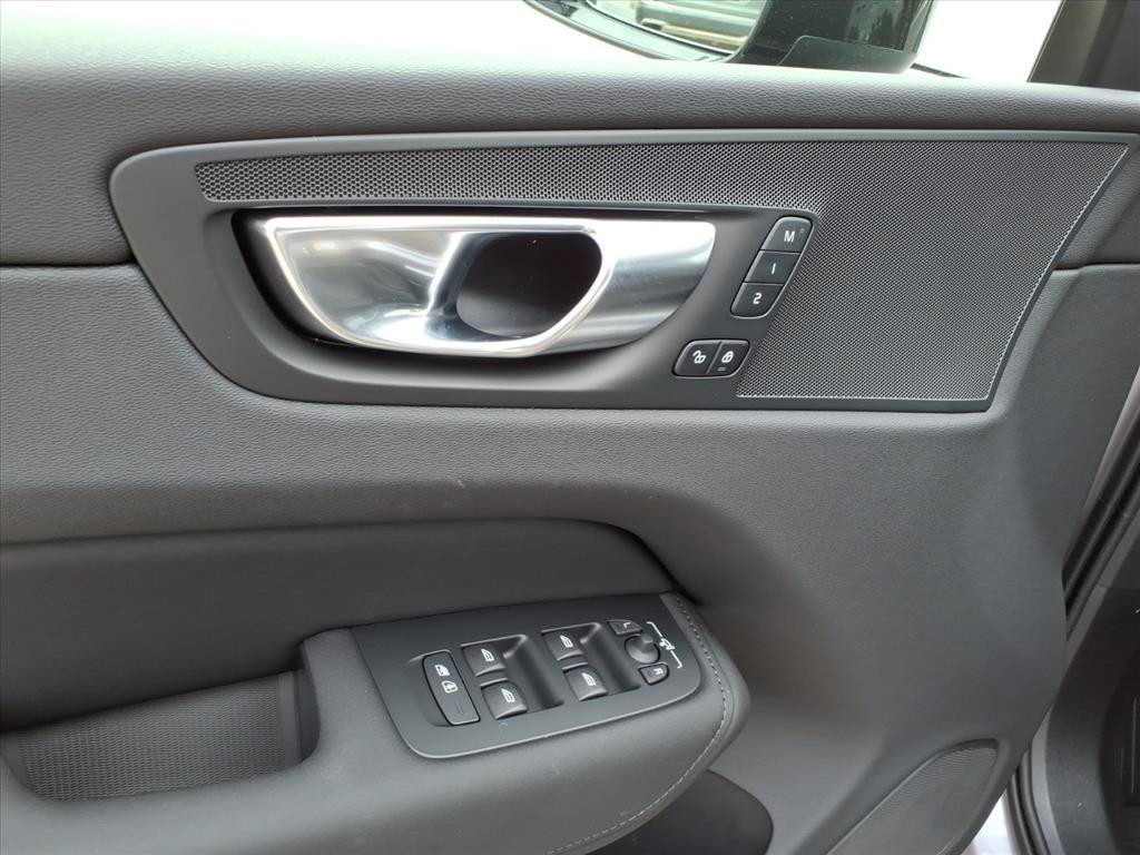 Certified Used 2026 Aurora Silver Volvo Plus image 12