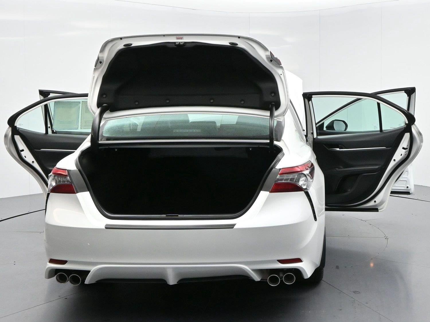 Used 2022 Wind Chill Pearl Toyota XSE image 46