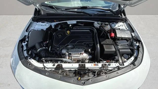 Used 2025 Summit White Chevrolet 1LT image 32