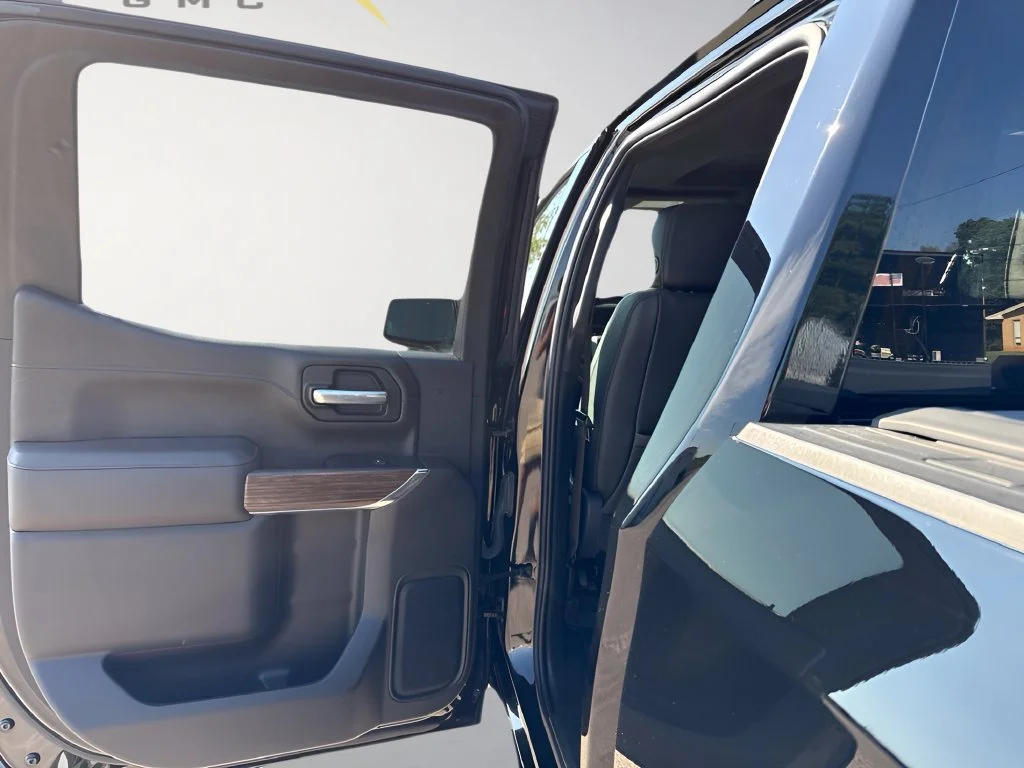 Used 2022 Black Chevrolet High Country image 17
