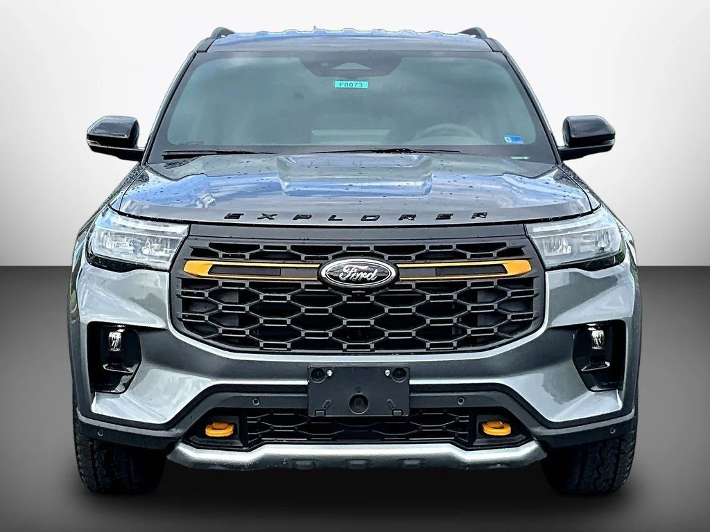 New 2026 Carbonized Gray Metallic Ford Tremor® image 13