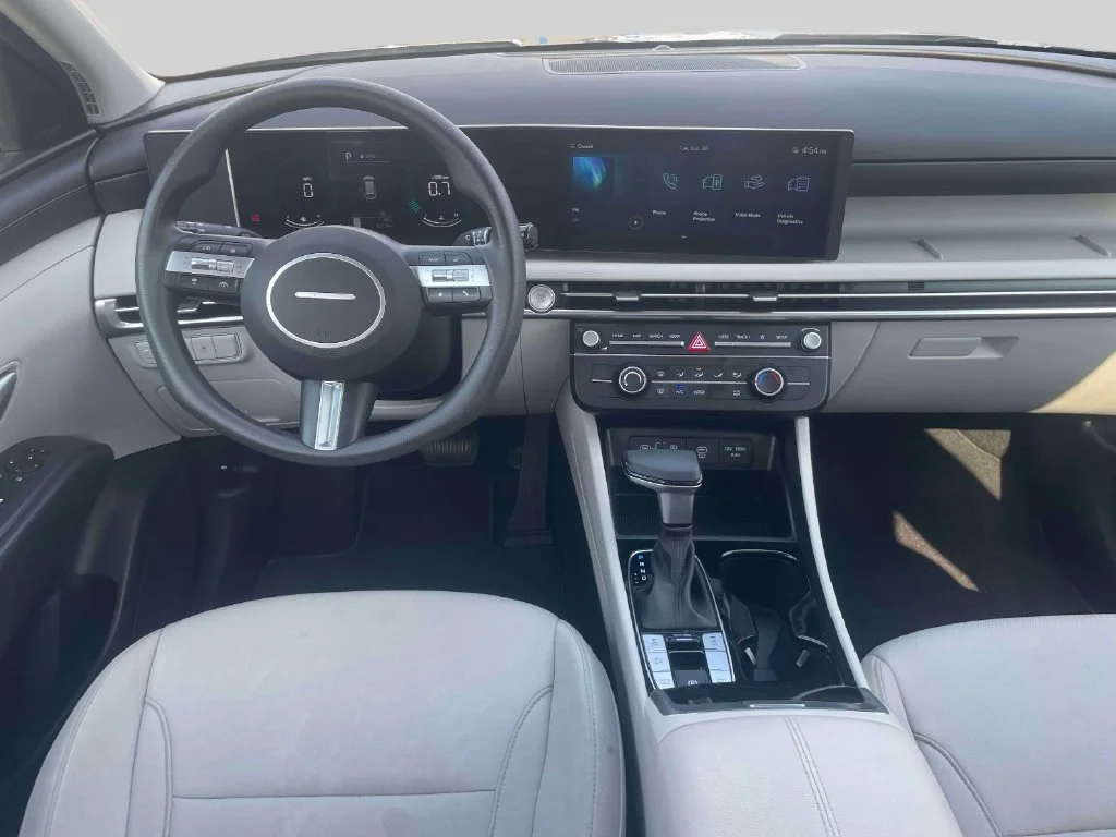 Certified Used 2025 Gray Hyundai SE image 13
