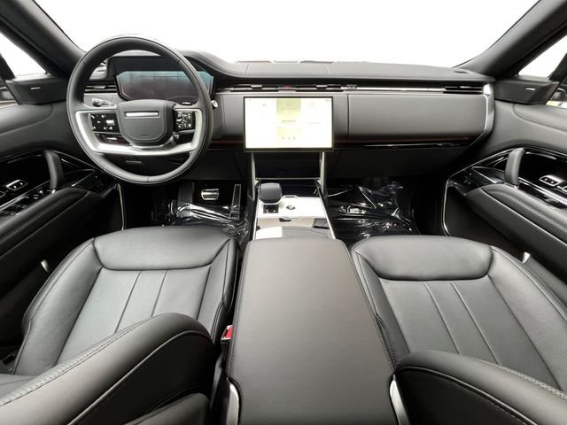 New 2026 Eiger Grey Land Rover SE image 12