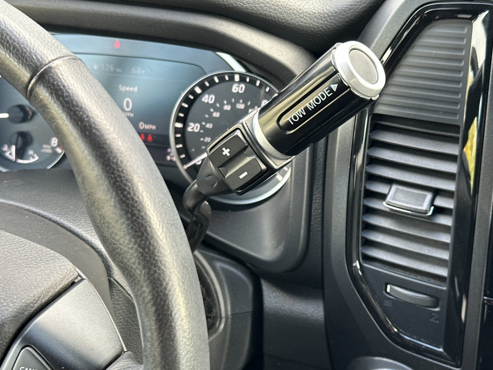 Used 2023 White Nissan SV image 19