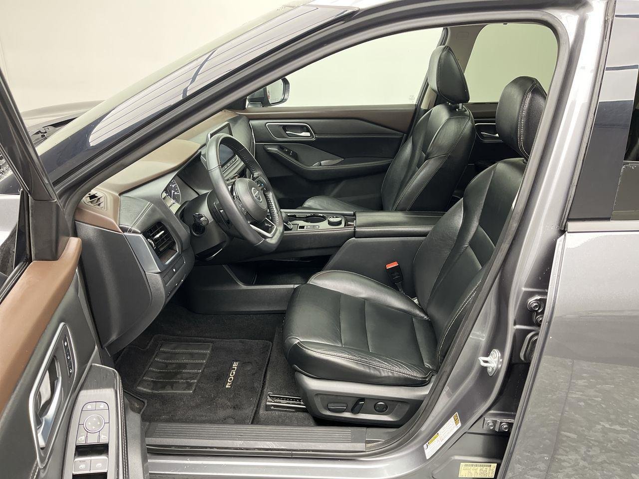 Used 2021 Gun Metallic Nissan SL image 3