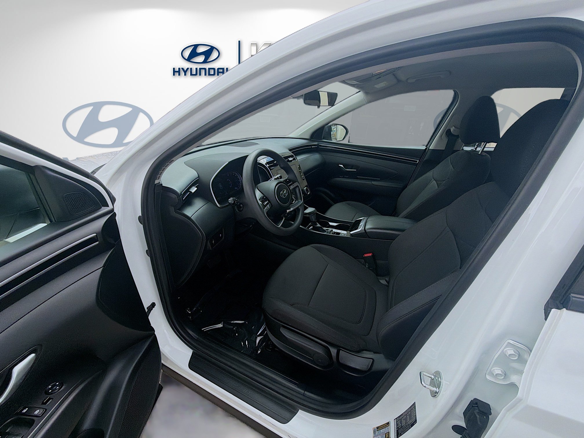 Used 2024 White Pearl Hyundai SE image 16