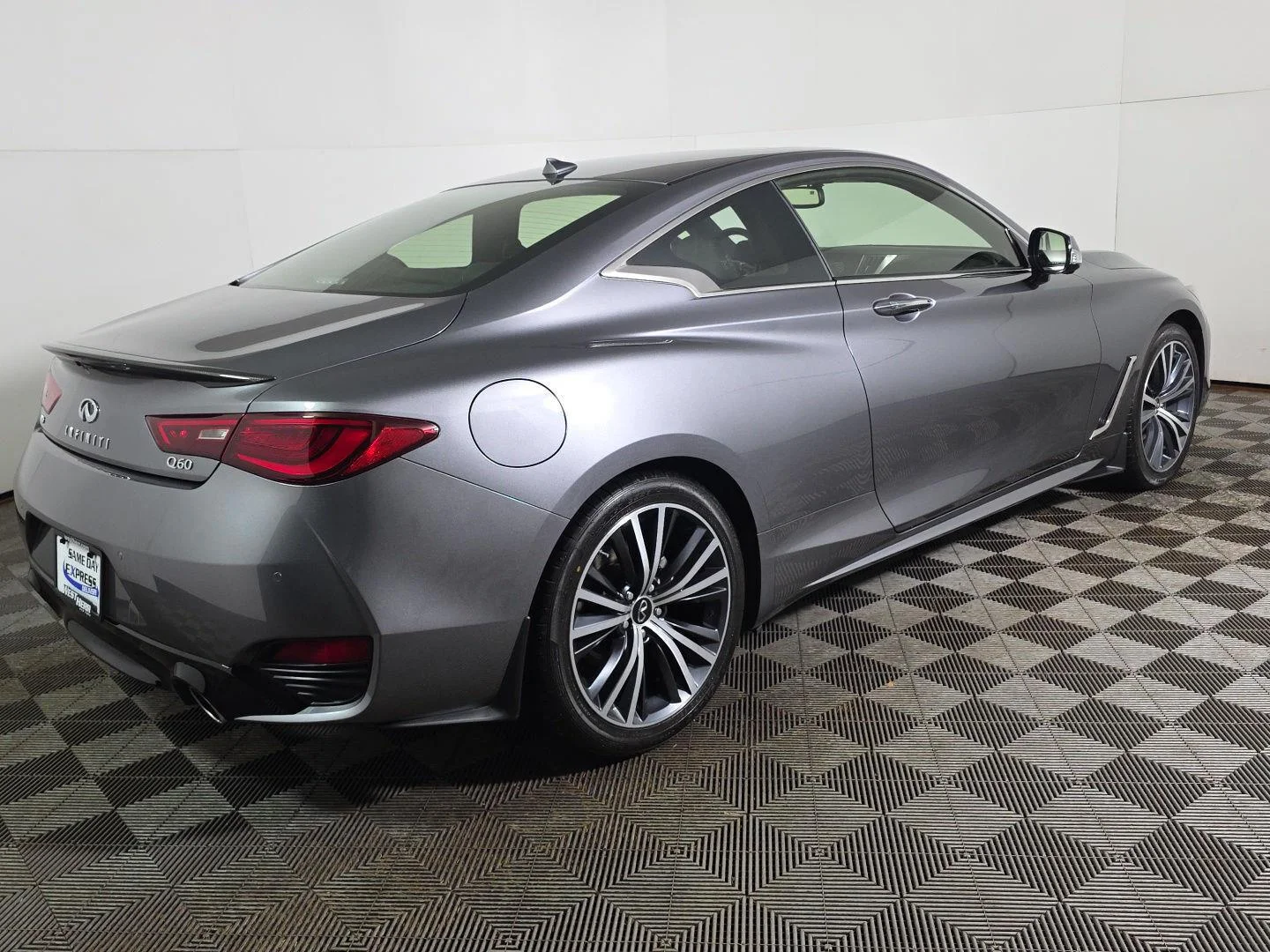 Used 2022 Graphite Shadow INFINITI LUXE image 9