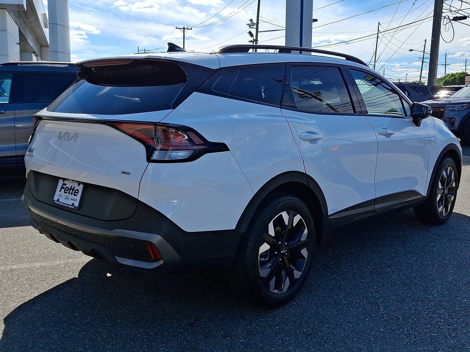 Used 2024 Glacial White Pearl - GWP Kia X-Line image 4