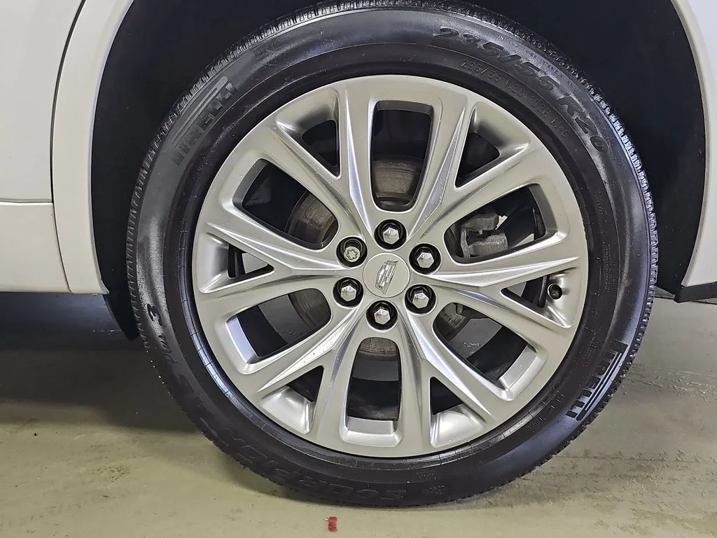 Used 2020 White Cadillac Sport image 34