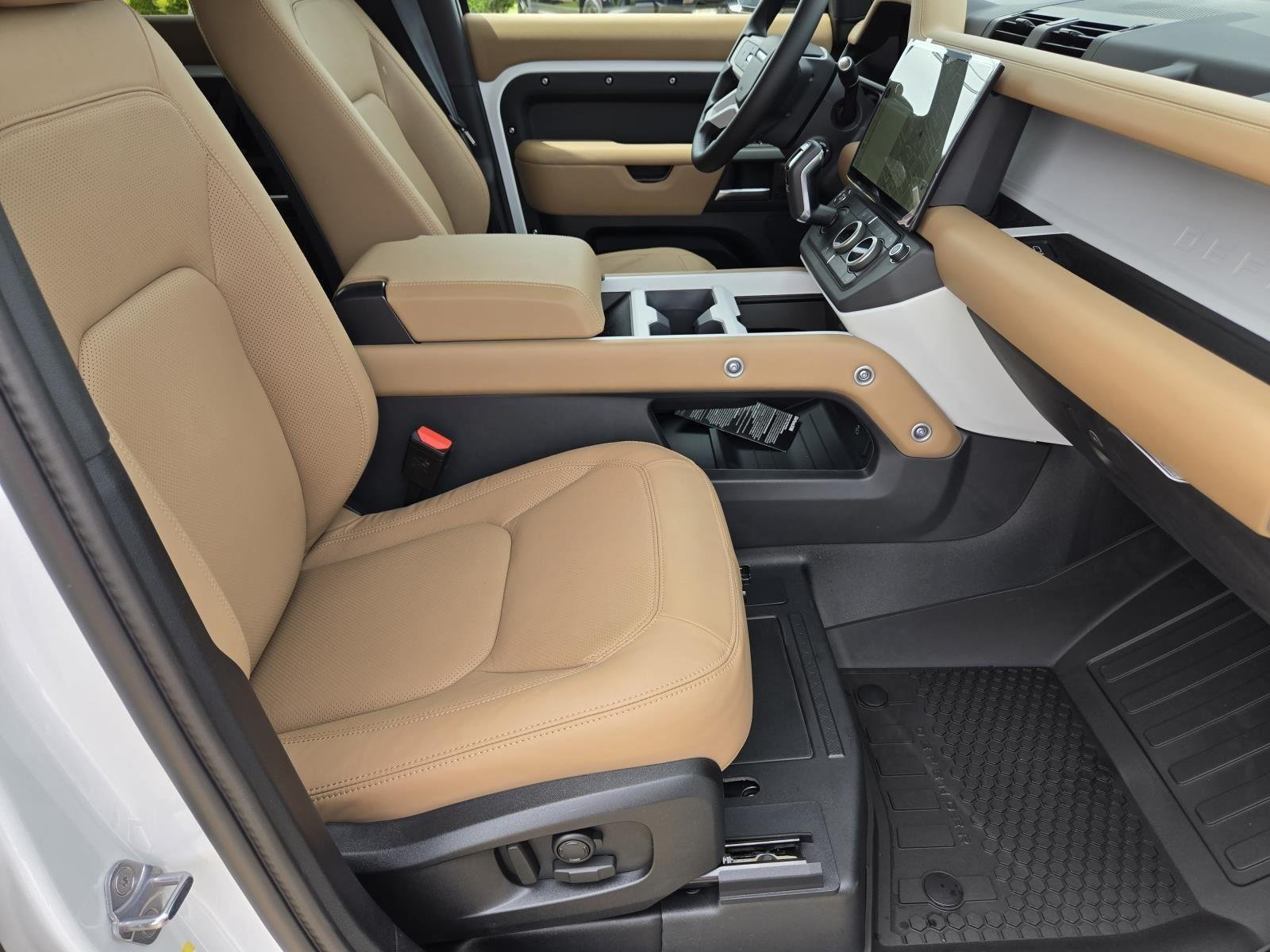 New 2026 Fuji White Land Rover S image 40