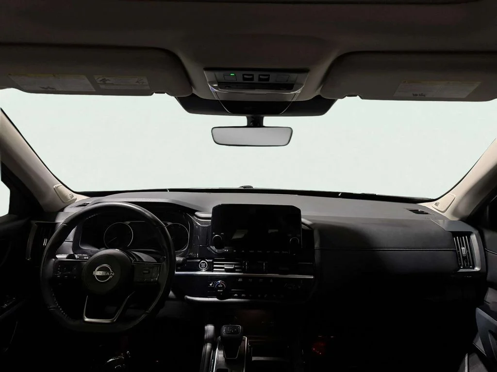Used 2024 White Nissan SL image 9