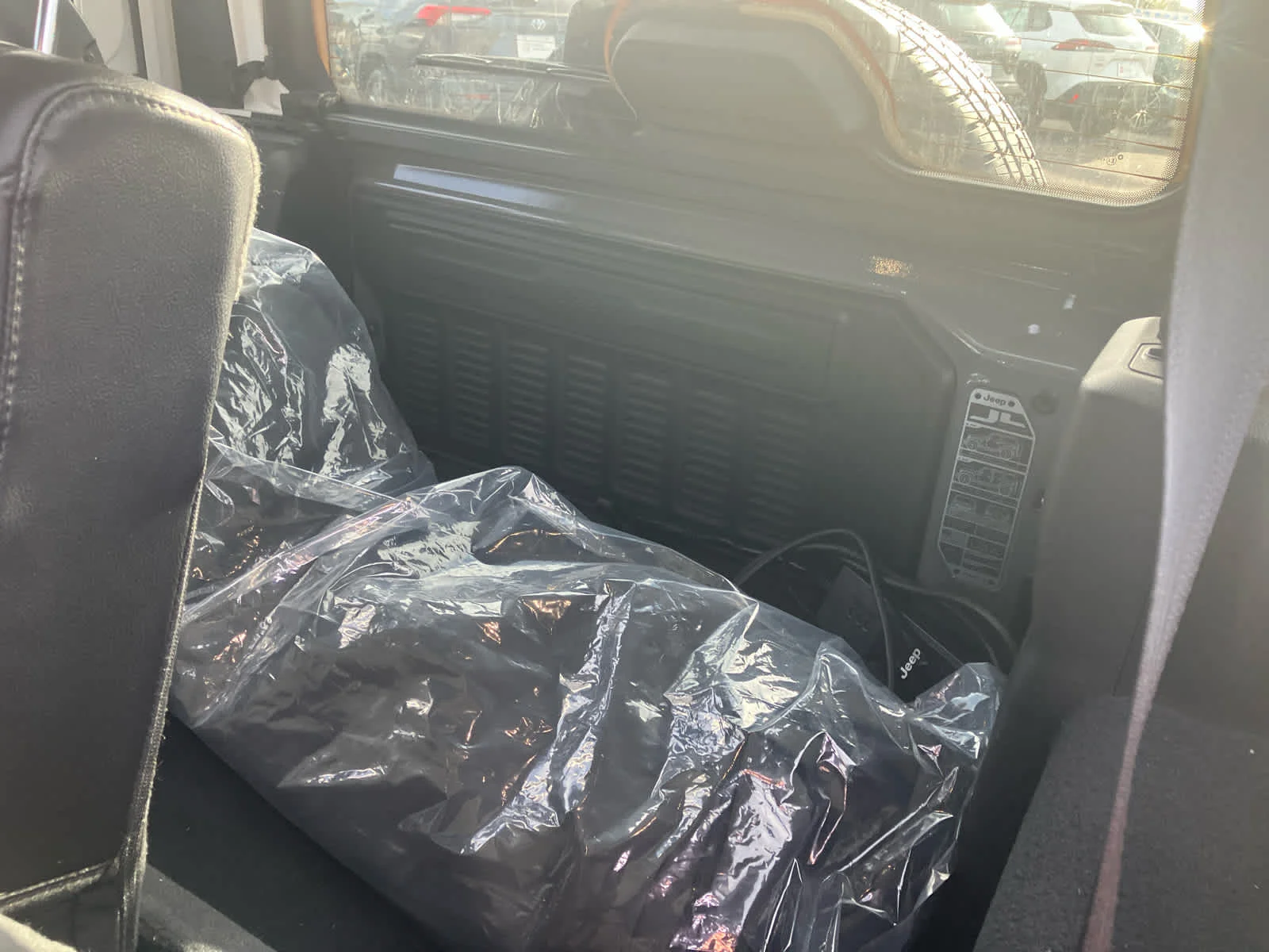 Used 2023 Sting-Gray Clearcoat Jeep Sahara image 33