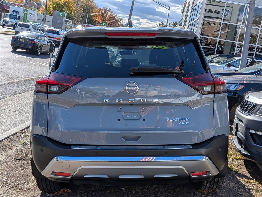 2023 Nissan Rogue Platinum photo 3