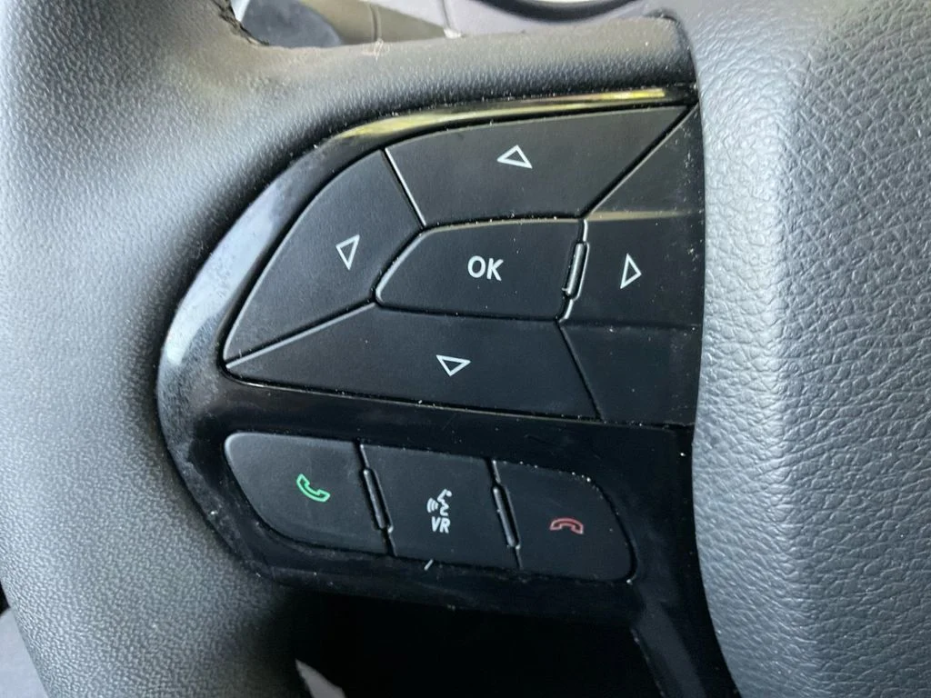 Used 2021 White Jeep Latitude Plus image 34
