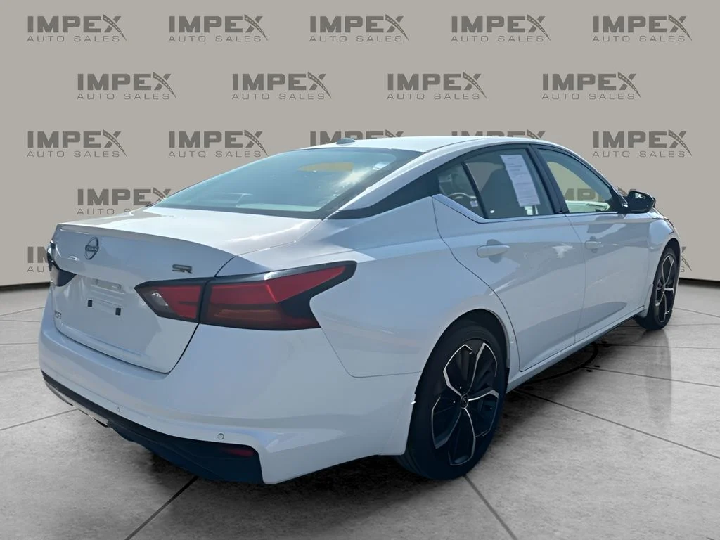 Used 2025 White Nissan 2.5 SR image 3