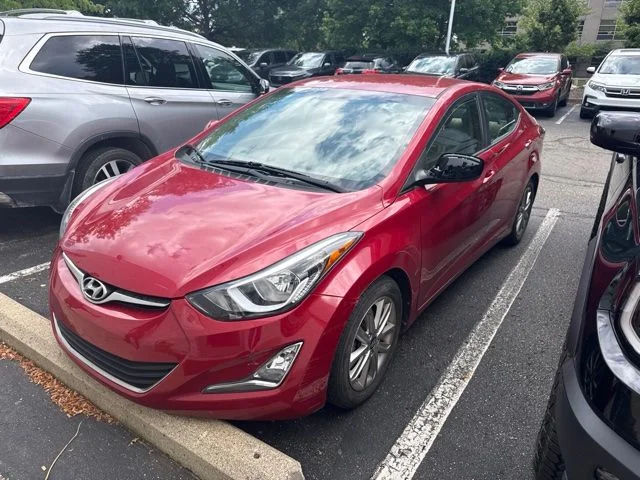 Used 2014 Red Hyundai SE image 1