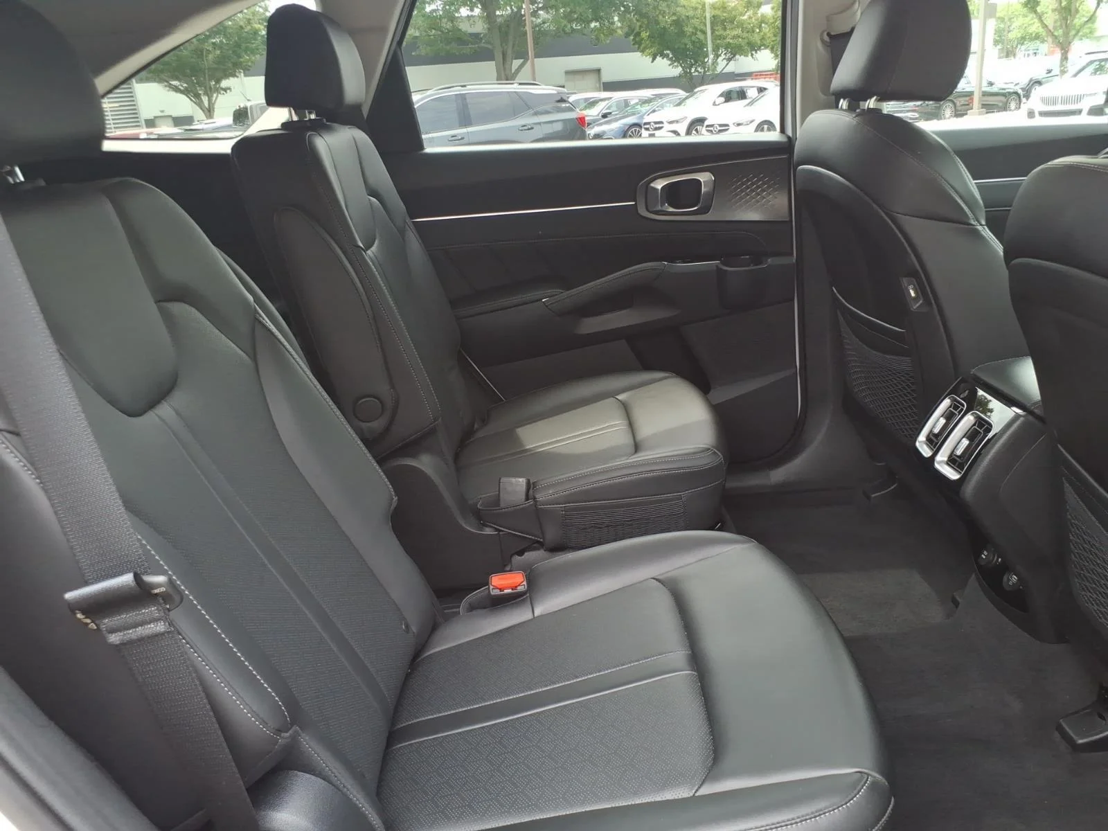 Used 2023 Glacial White Pearl Kia SX image 25