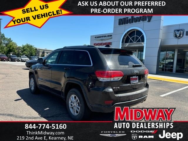 Used 2018 Black Jeep Laredo E image 3