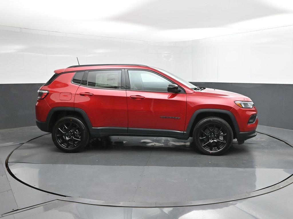 New 2026 Red Hot Pearlcoat Jeep Latitude image 15