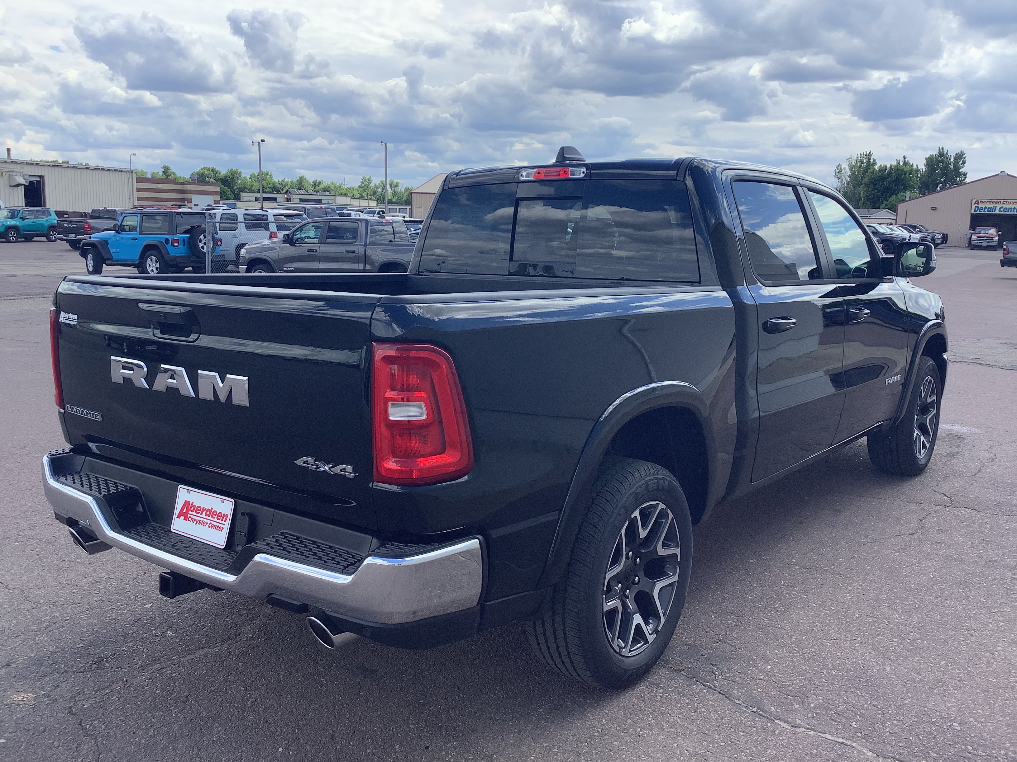 New 2026 Diamond Black Crystal Pearl-Coat Exterior Paint RAM Laramie image 5