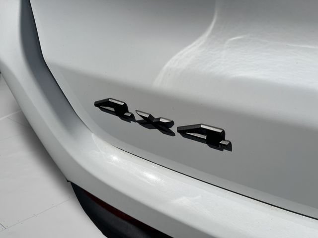 New 2026 Bright White Clearcoat Jeep Latitude Altitude image 28