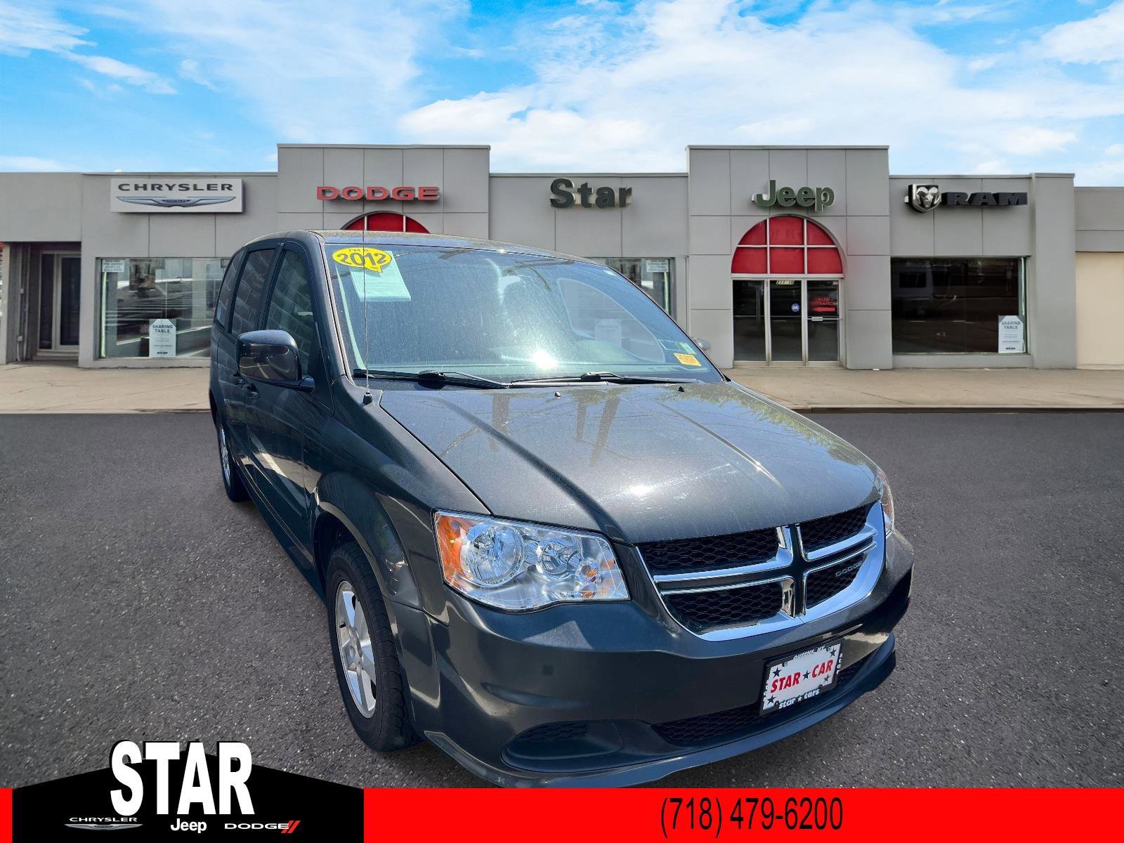 Used 2012 Dark Charcoal Pearl Dodge SE image 1
