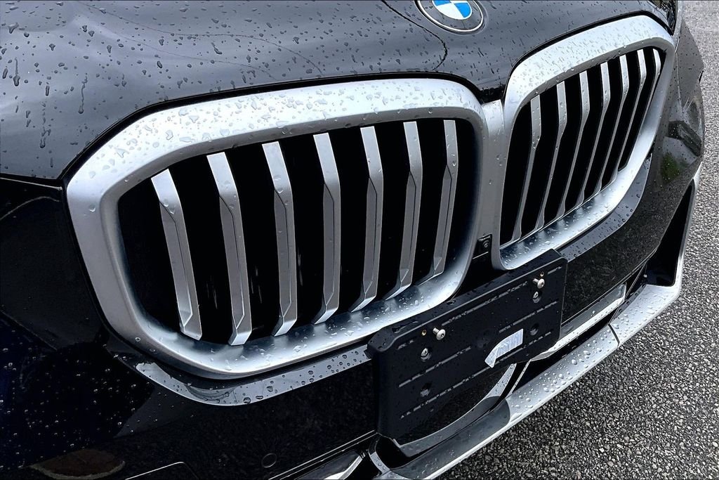 Used 2026 Black BMW xDrive40i image 33