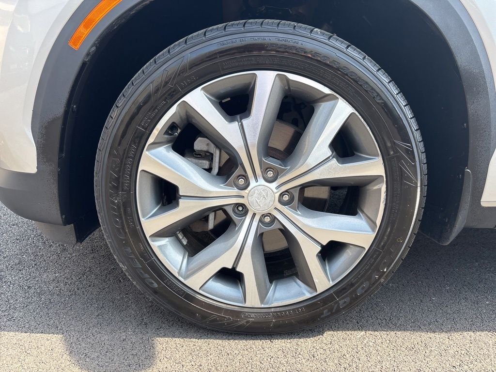 Used 2022 Silver Hyundai SEL image 10
