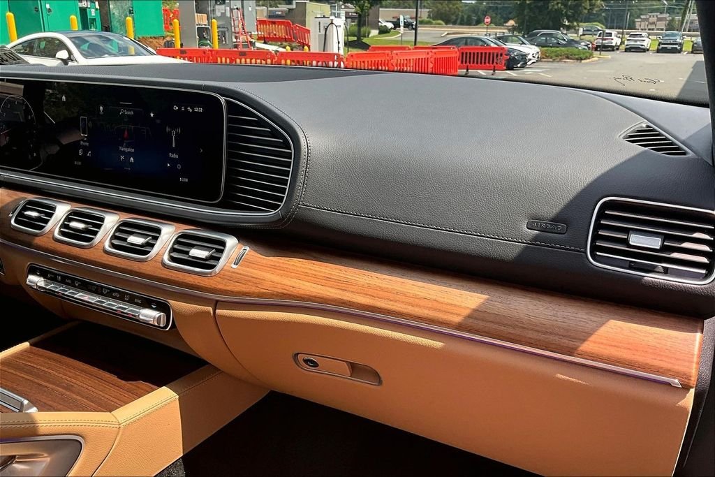 Certified Used 2026 Green Mercedes-Benz GLS 580 image 16