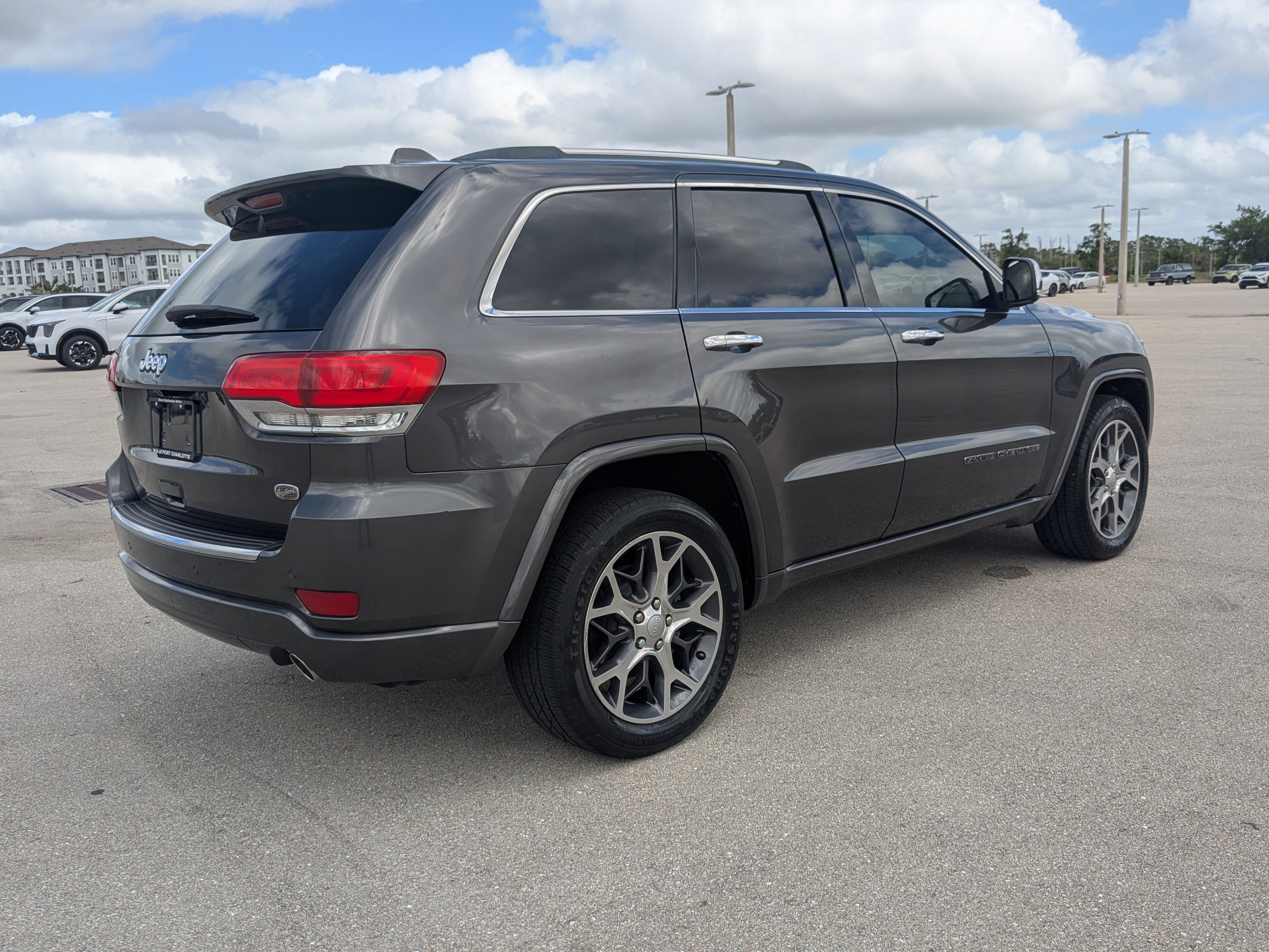 Used 2019 Granite Crystal Metallic Clearcoat Jeep Overland image 5