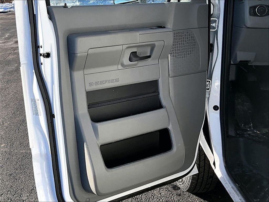 2026 Ford E-Series Cutaway Base - Photo 16