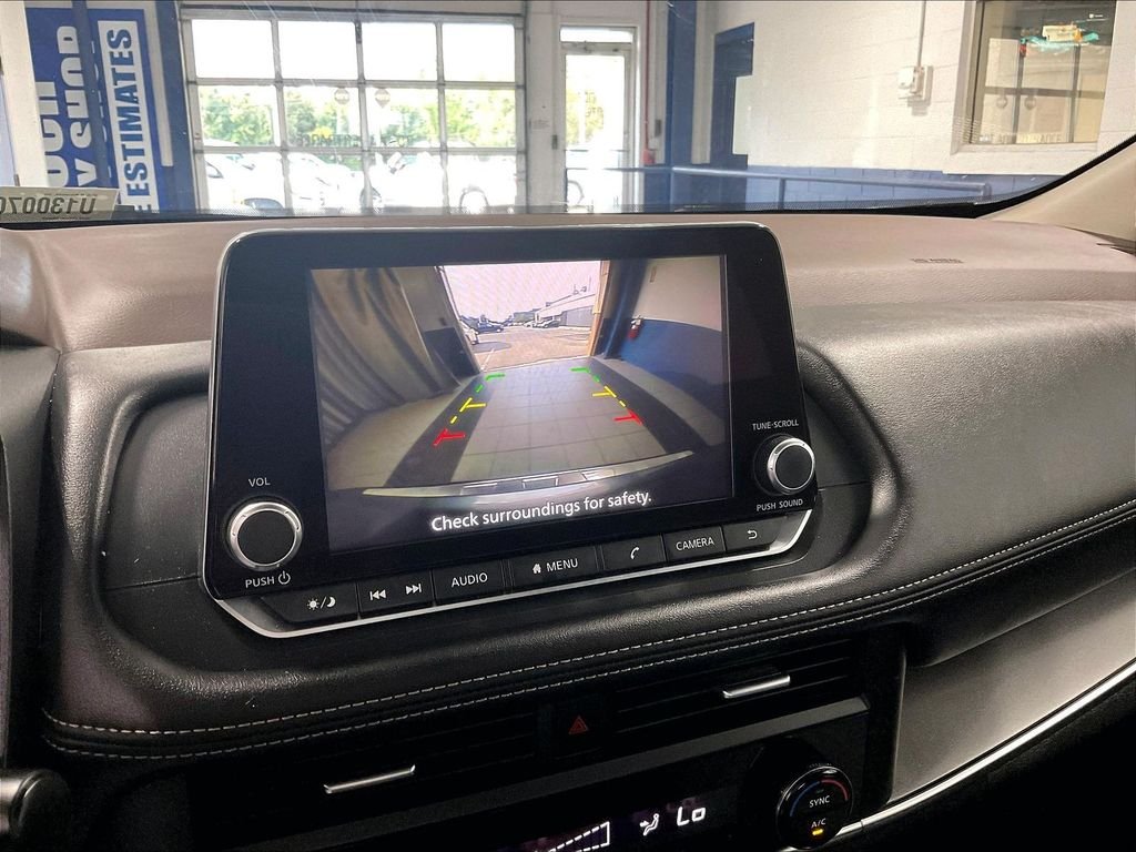 Used 2023 Gray Nissan SV image 18