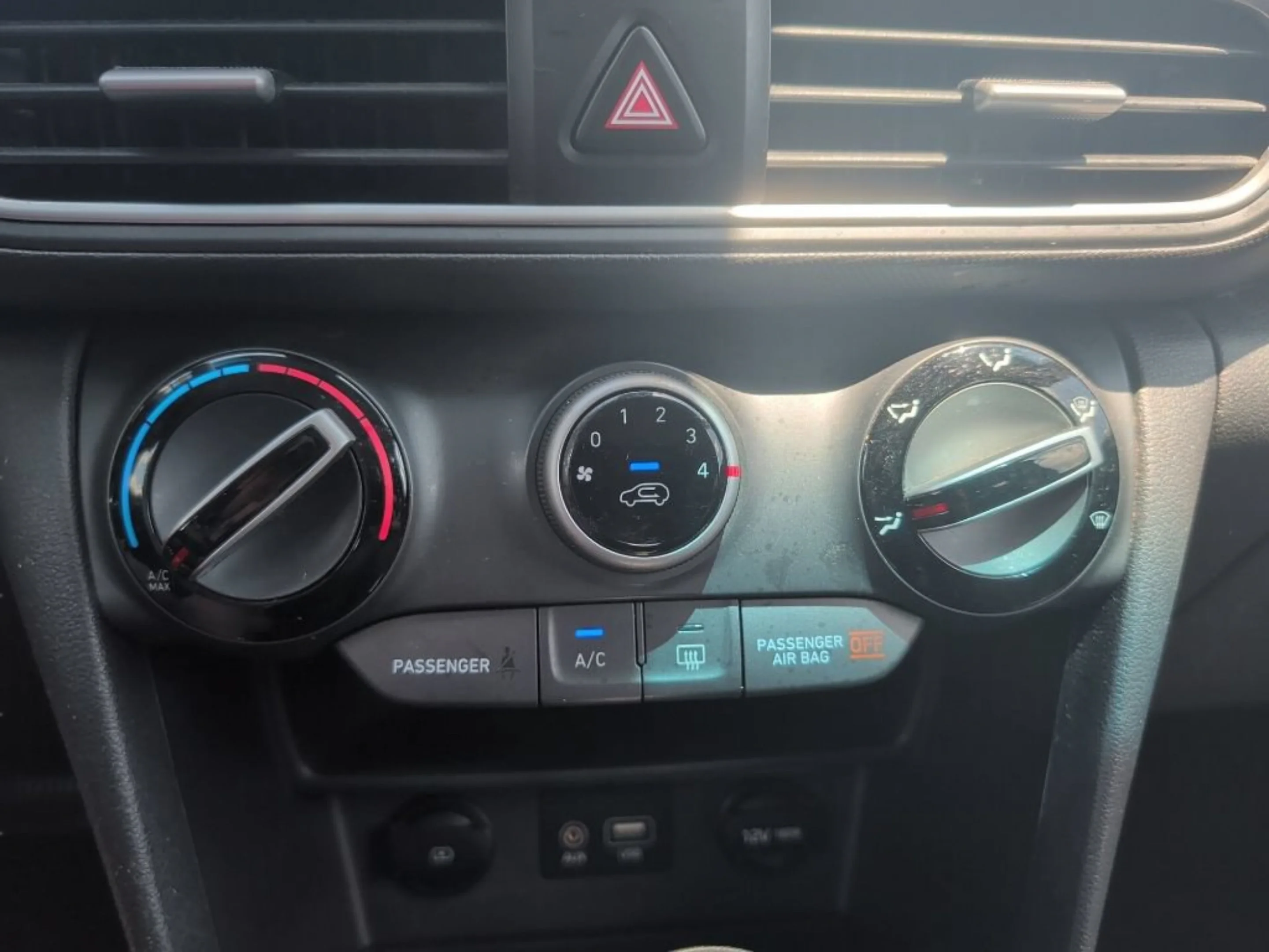 Used 2019 Thunder Gray Hyundai SE image 21