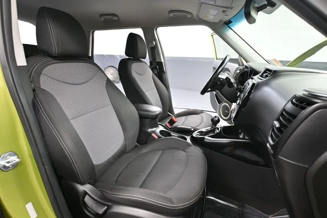 Used 2019 Green Kia Plus image 45