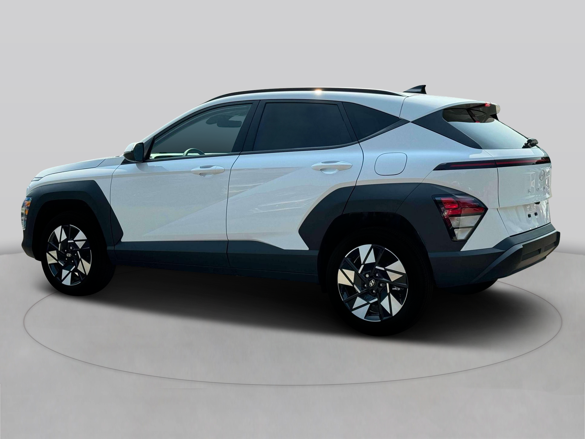 New 2025 White Hyundai SEL Convenience AWD image 4