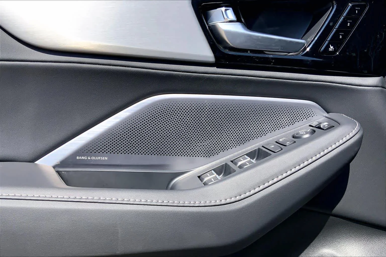 New 2026 Solar Silver Metallic Acura w/Technology Package image 18