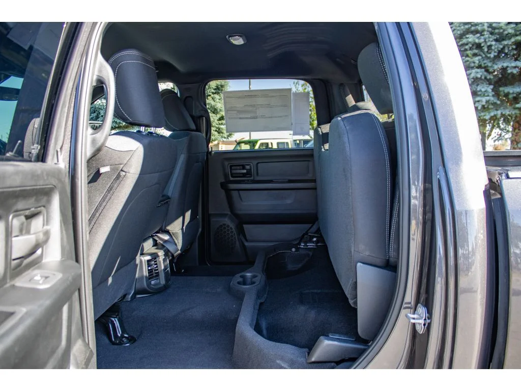 New 2026 Granite Crystal Metallic Clearcoat Ram Tradesman image 19
