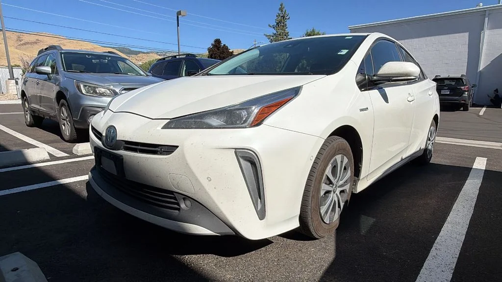 Used 2019 Blizzard Pearl Toyota LE AWD-e image 4