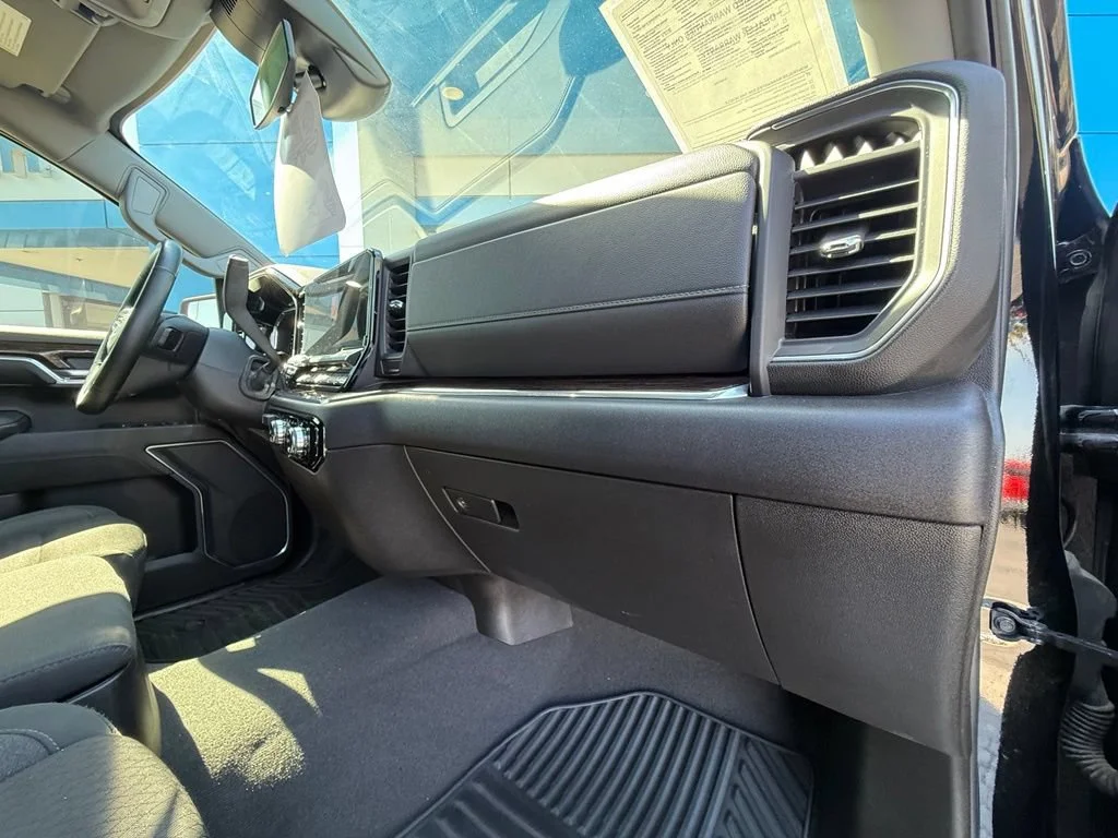 Used 2023 Onyx Black GMC Elevation image 16