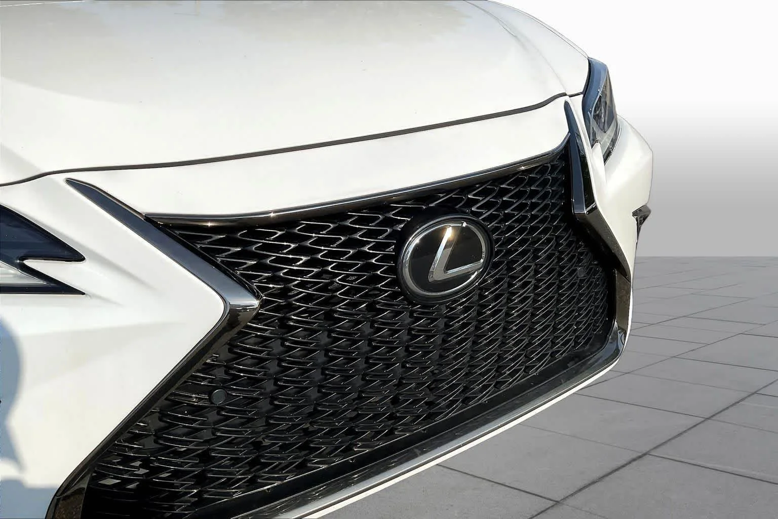 Used 2023 Ultra White Lexus F SPORT Handling image 57