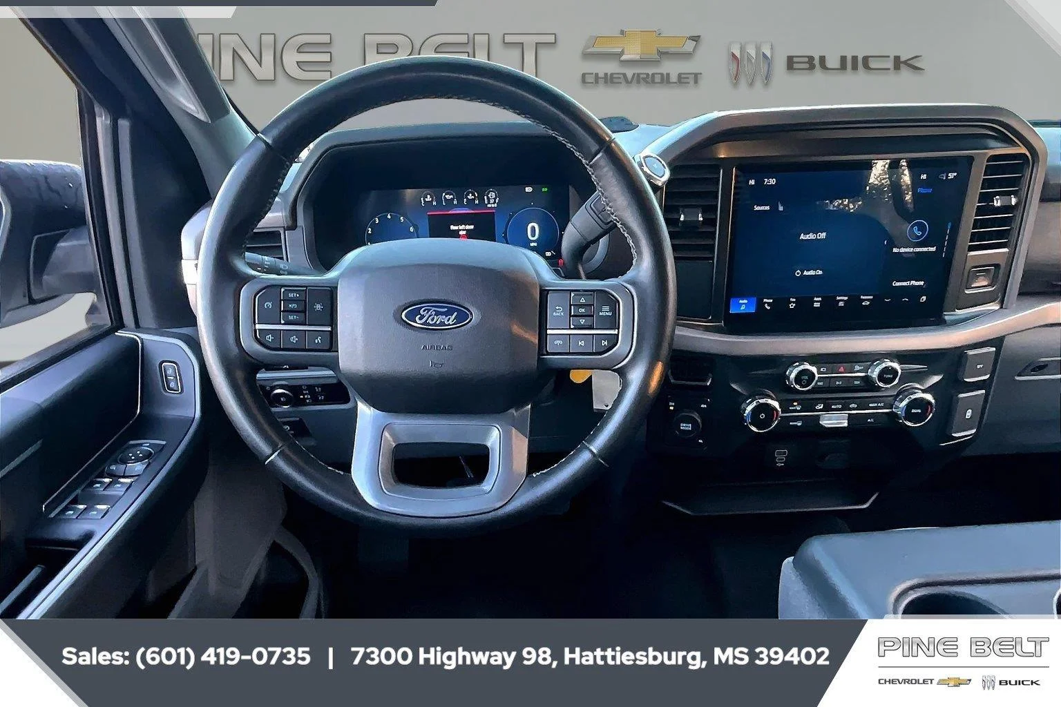 Used 2025 Oxford White Ford XLT image 6