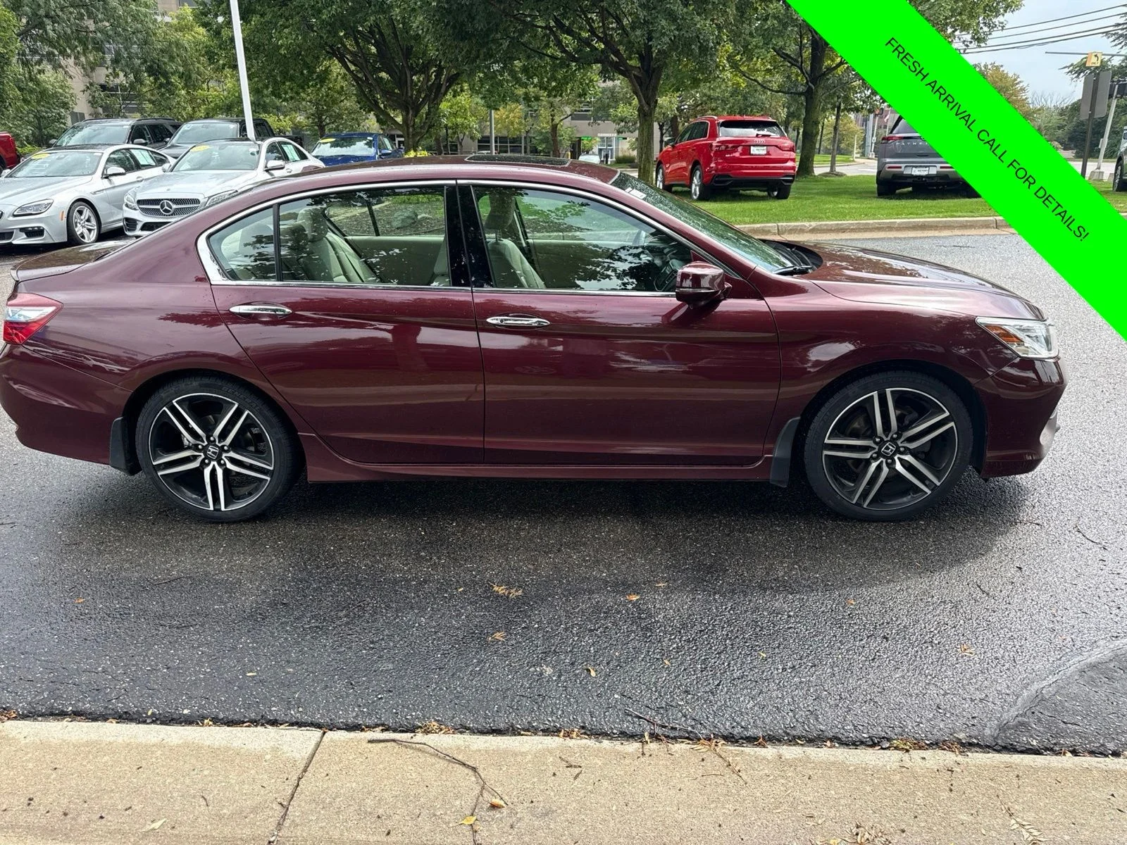 Used 2016 Basque Red Pearl II Honda Touring image 7