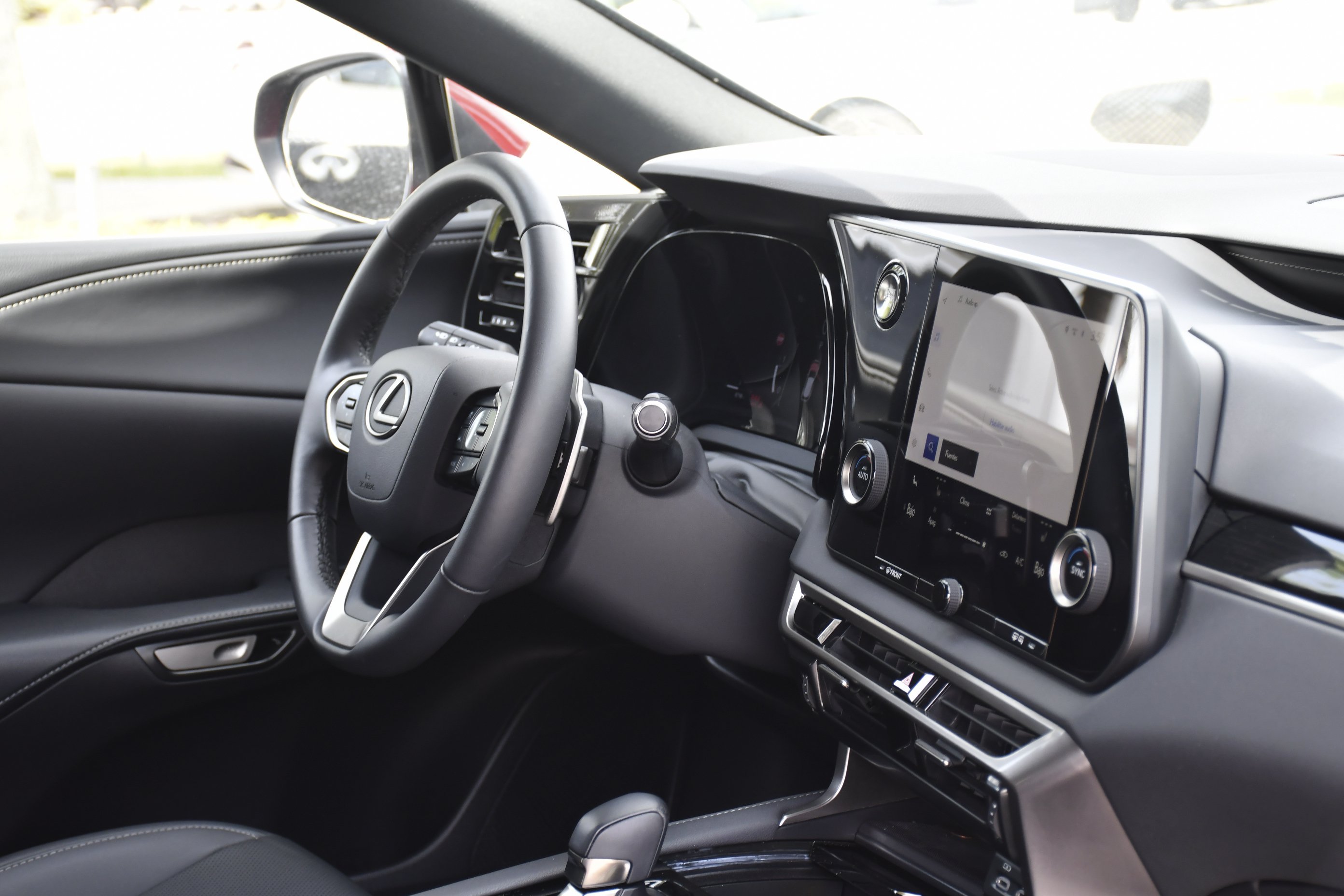 Used 2025 Matador Red Mica Lexus RX 350 image 29