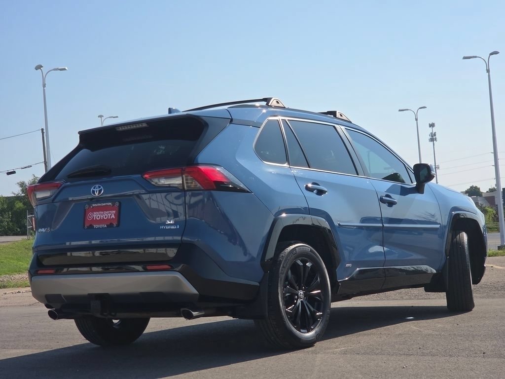2022 Toyota RAV4 SE - Photo 24