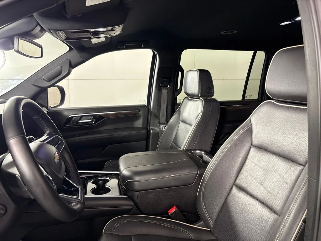 Used 2025 Gray Chevrolet Premier image 33