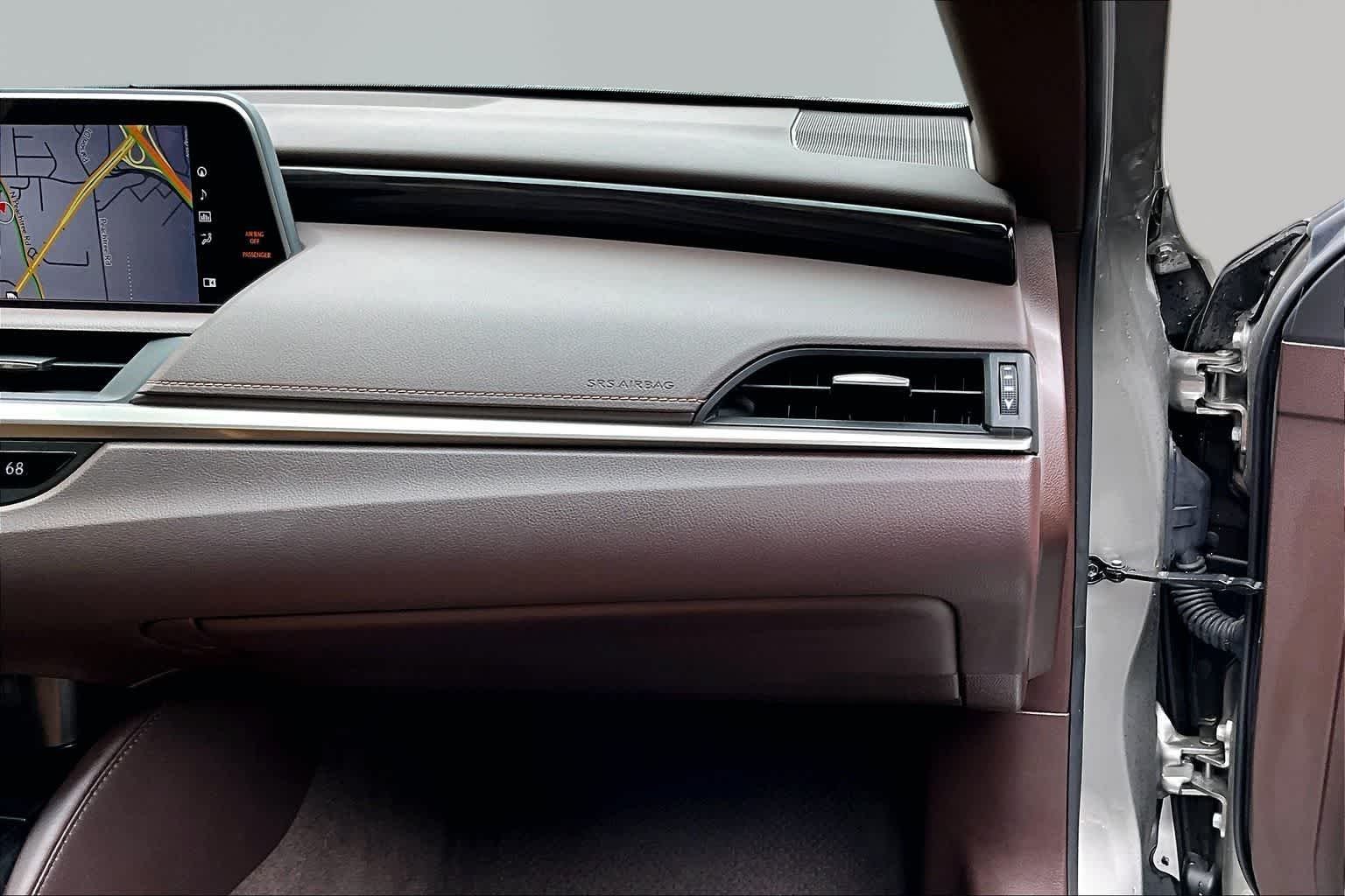 Used 2020 Atomic Silver Lexus  image 19
