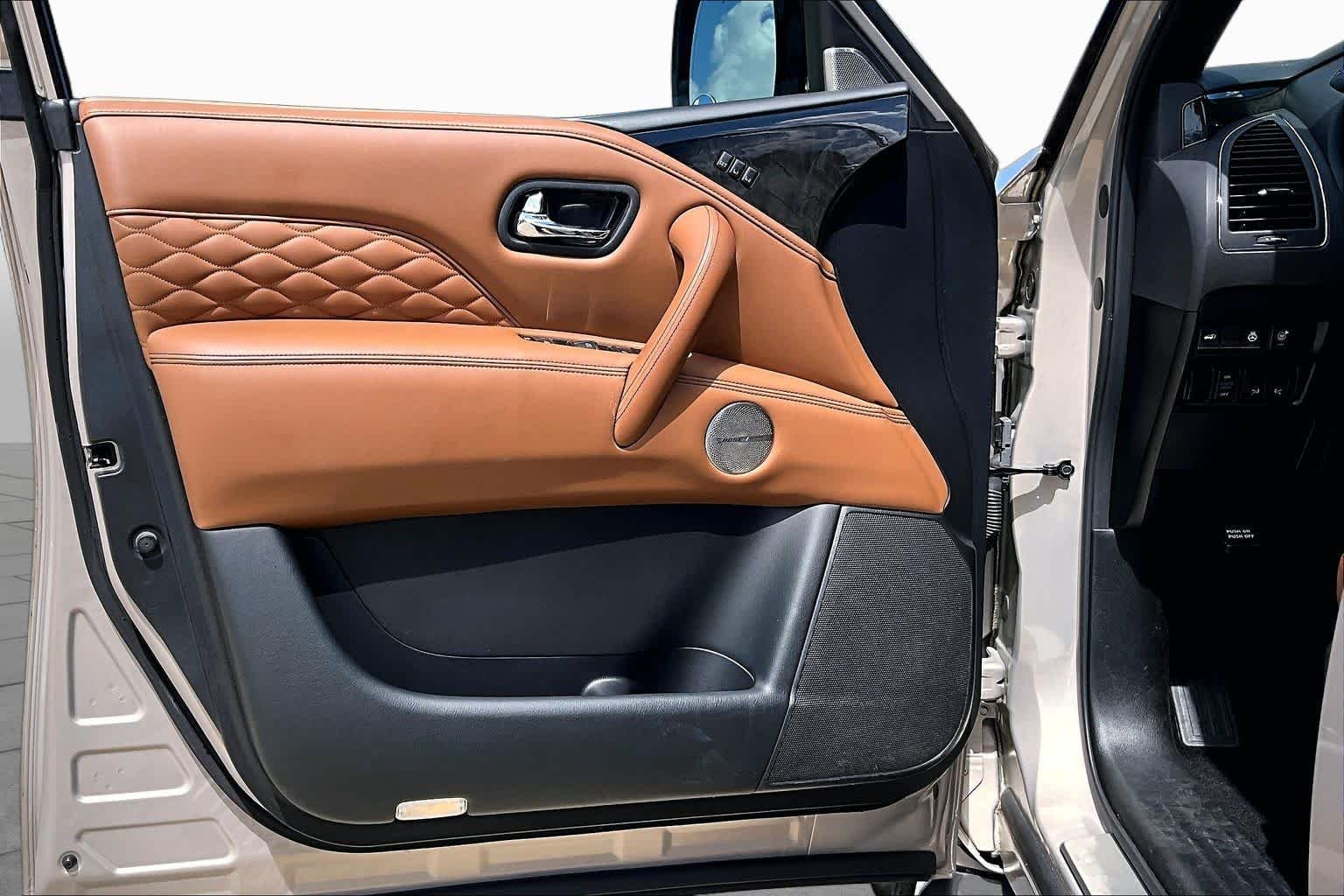 Used 2023 Champagne Quartz INFINITI SENSORY image 22
