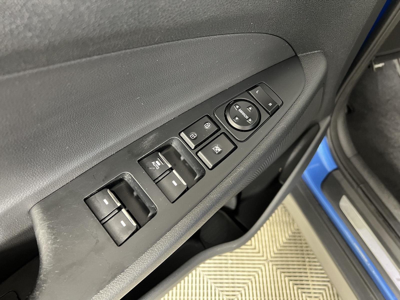 Used 2017 Caribbean Blue Hyundai Limited image 13