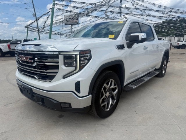 2022 GMC Sierra 4WD Crew Cab Short Box SLT's photo